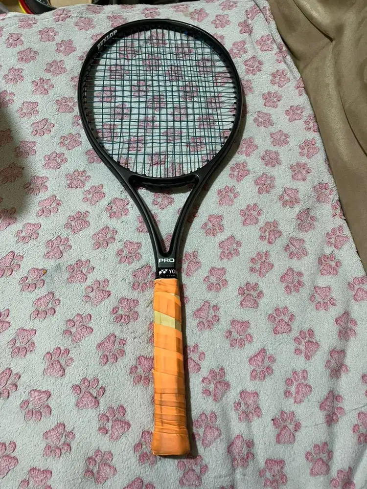 Raket dan tas Tennis