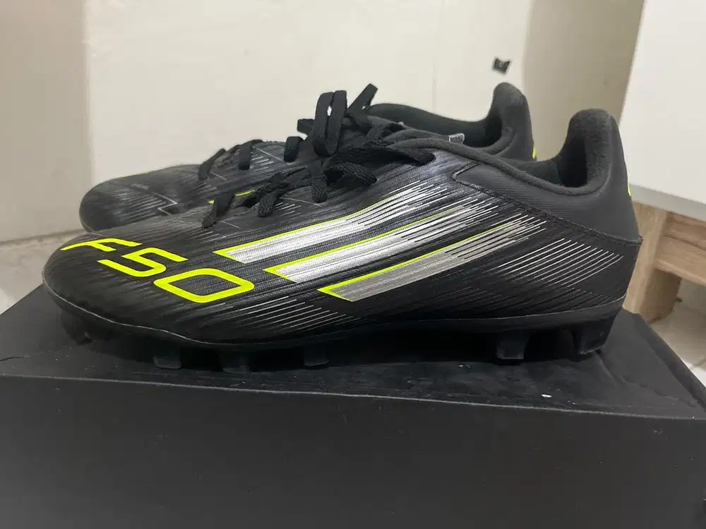 Sepatu Bola Adidas F50 Vivid Horizon Size 41 1/3 Mulus