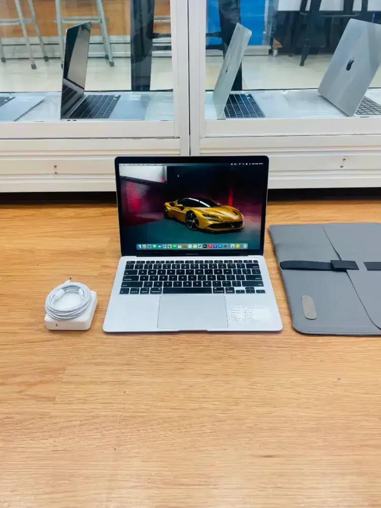 MacBook Air Retina 13 2020 Core i5 / 8 GB / 256 GB