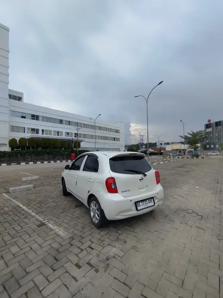 Nissan March 1.2 L Automatic 2015
