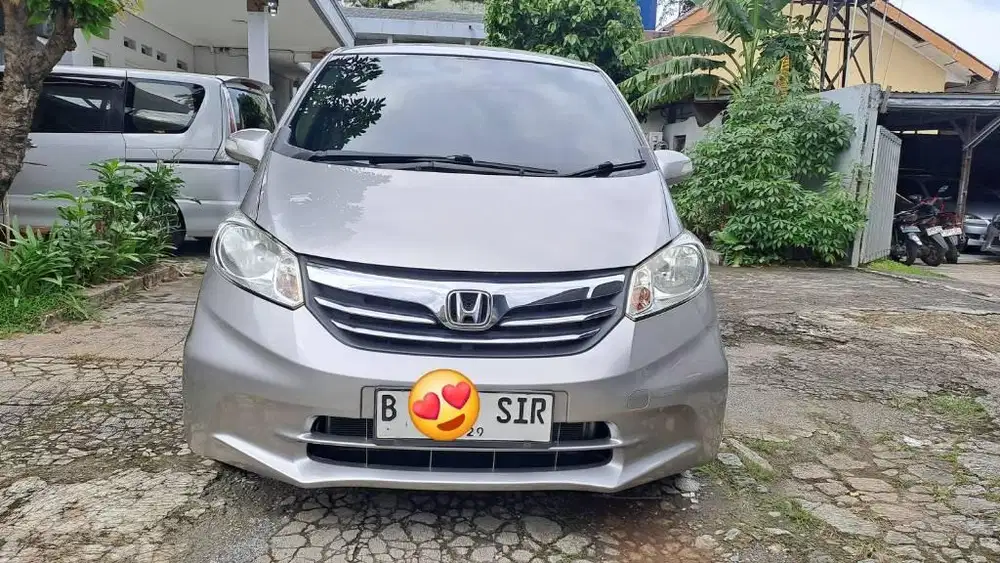 Honda Freed S 2014 ac double blower pintu otomatis mewah cash kredit.