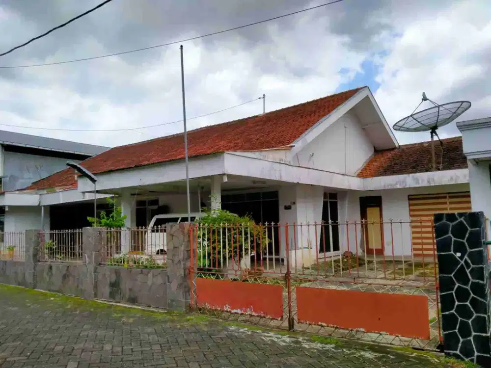 Dijual rumah 1 lantai di jalan Gajah Mada kaliwates jember
