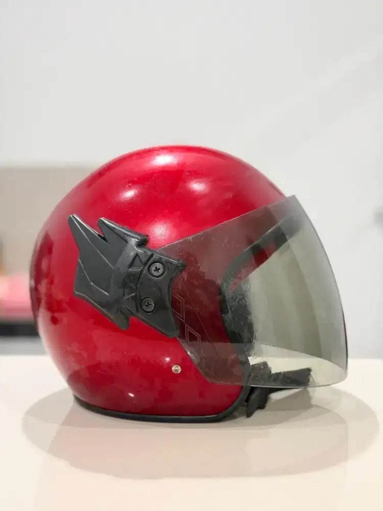 Helm SNI merk GSP anak atau dewasa kecil. Mulus. Merah.