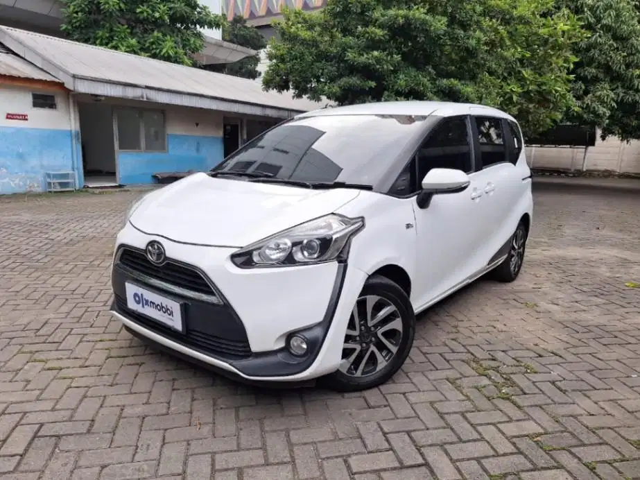 DP Murah Toyota Sienta 1.5 V Bensin-MT 2018 CTYKB