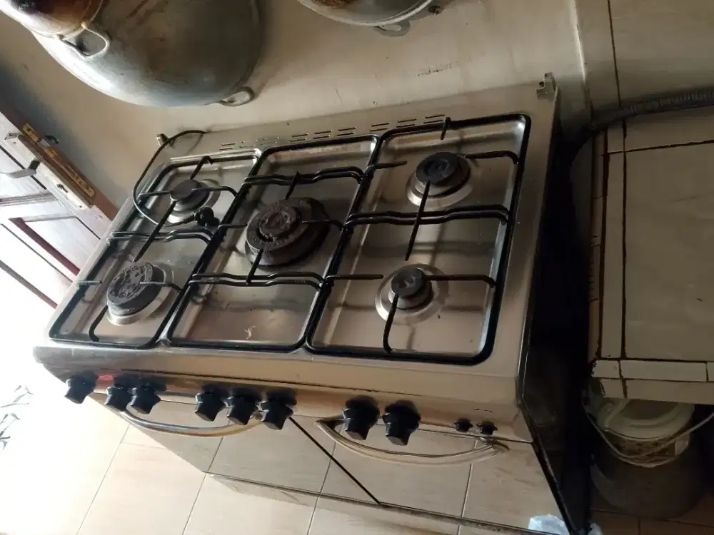 Modern 5 tungku kompor+oven DOMO