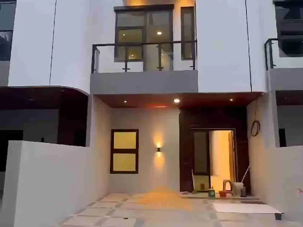 Rumah 3 Lt Dgn Rooftop di Utan Kayu Utara Ready Stock Dekat UNJ, Green Pramuka, Stasiun Matraman, Toll Rawamangun, Cempaka Putih, RSUD Matraman