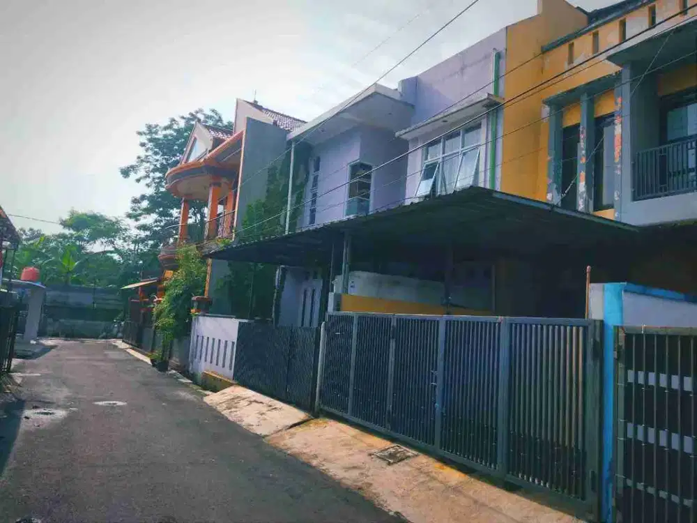 Rumah Terawat 2 Lantai Di Kalijati Antapani