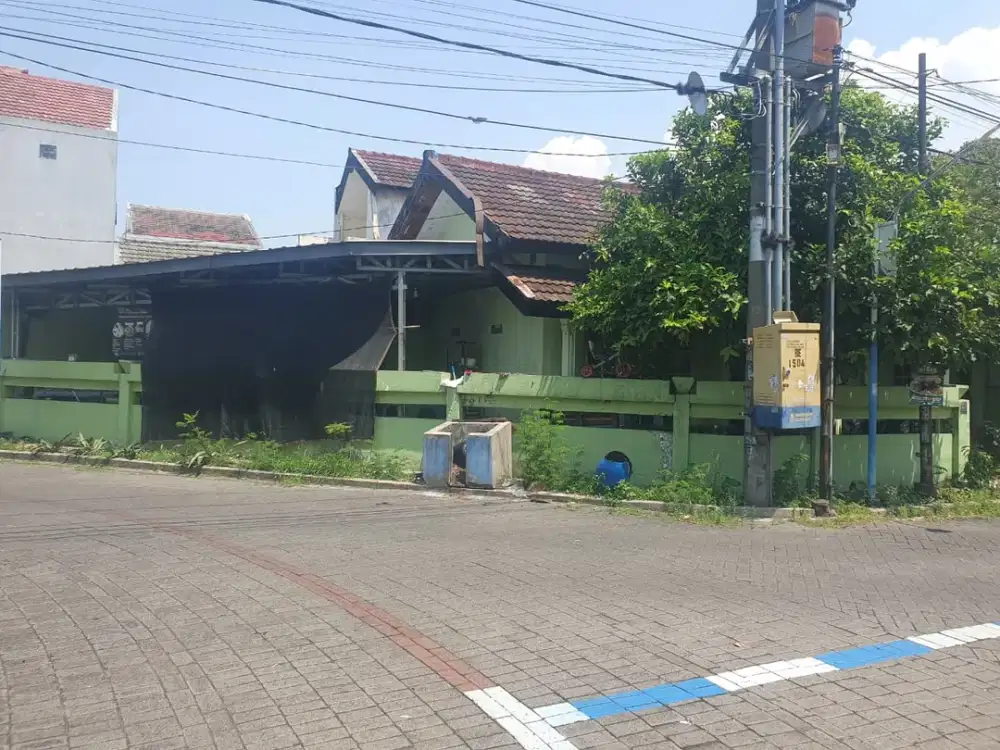RUMAH HOOK ASRI DAN NYAMAN PERUMAHAN REWWIN MEPET SURABAYA