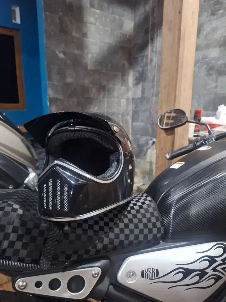 Helm retro Cakil