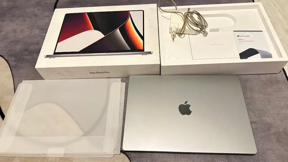 Macbook Pro 16GB/1TB IBOX
