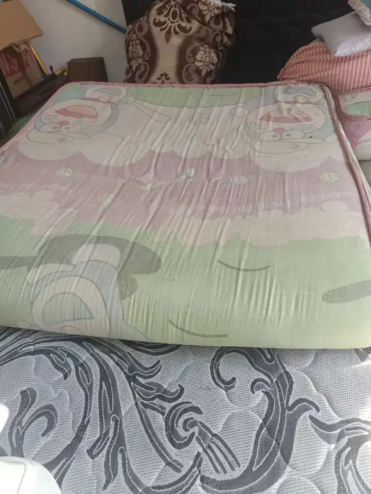 Alas tidur bekas