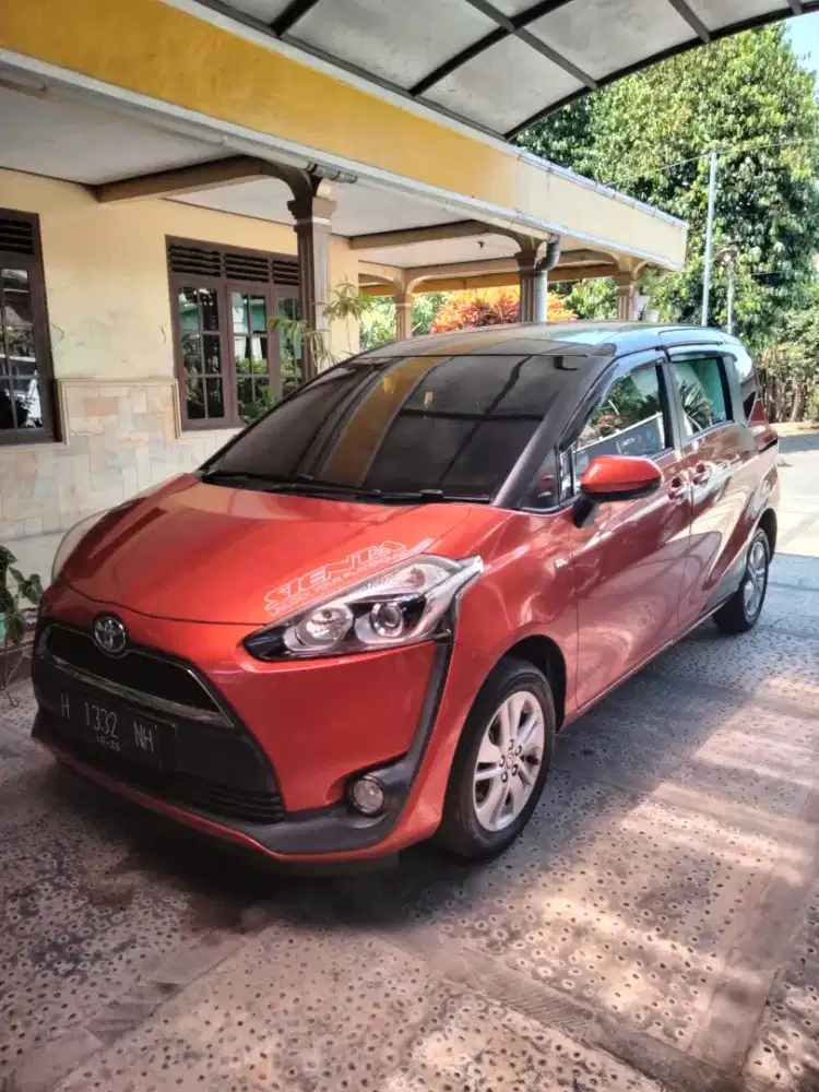 Toyota Sienta G matic