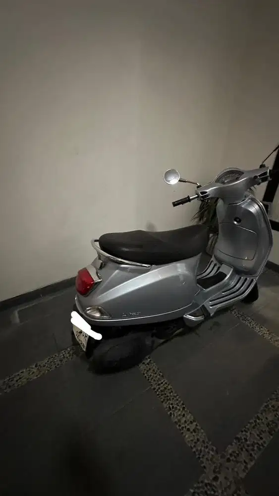 Vespa LX 125 i-Get Facelift (Warna Langka)