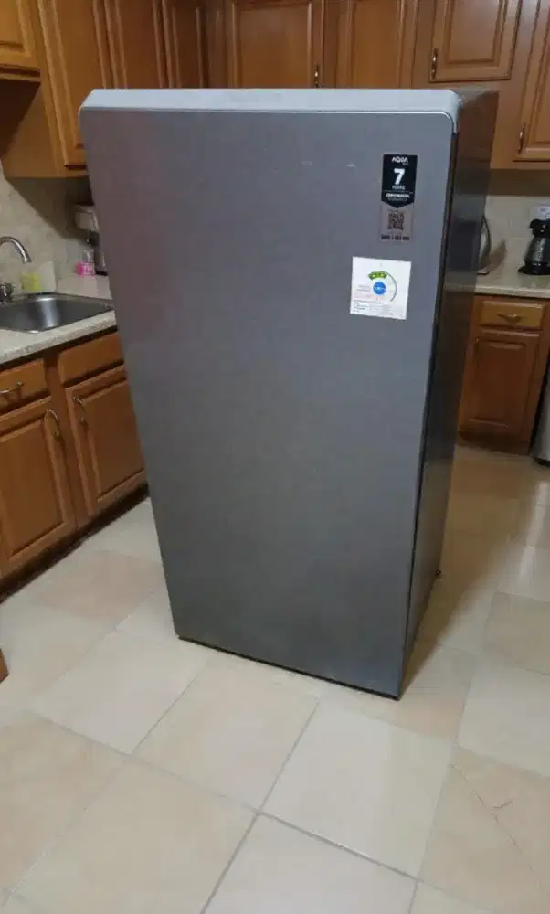 Kulkas Aqua jumbo satu pintu