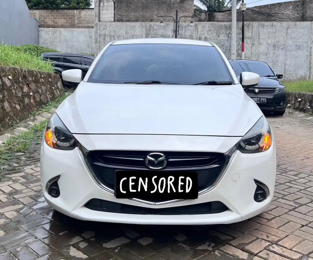 Mazda 2 Skyactive Mulus + Bodi Kaleng bebas laka dan banjir