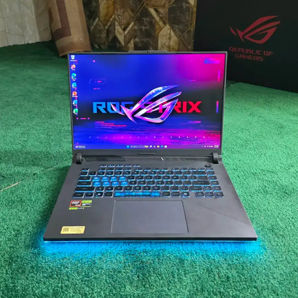 Asus ROG RTX5050 RAM 32GB Ryzen 9-8940HX 240hz Grnsi Sept 2027