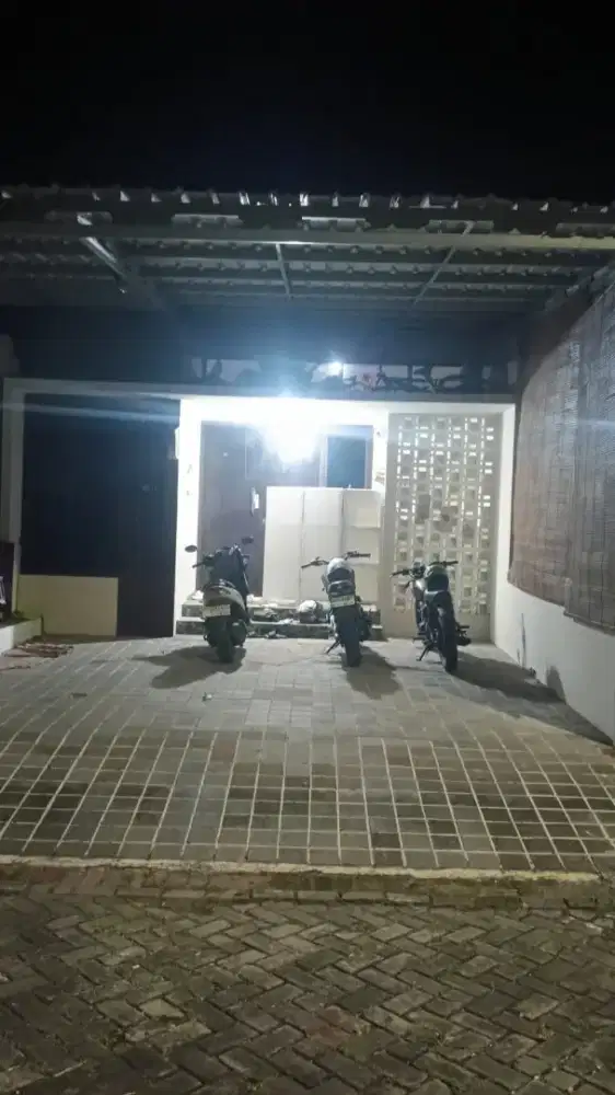 DIKONTRAKKAN RUMAH FULL FURNISHED