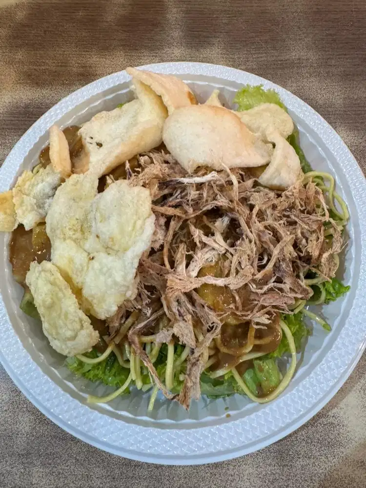 Staff konter makanan