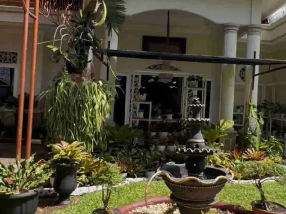 DIJUAL RUMAH MEWAH DAN BESAR, FULL FURNISH, SIAP HUNI DI CISALAK PASAR, CIMANGGIS