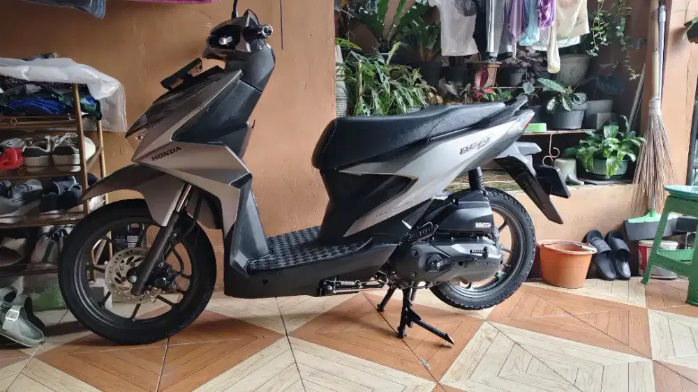 Beat Deluxe 2022 Silver Plat B Depok Pajak Hidup Mulus