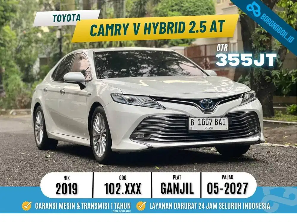 Toyota Camry 2.5 V Hybrid AT Putih Metalik 2019