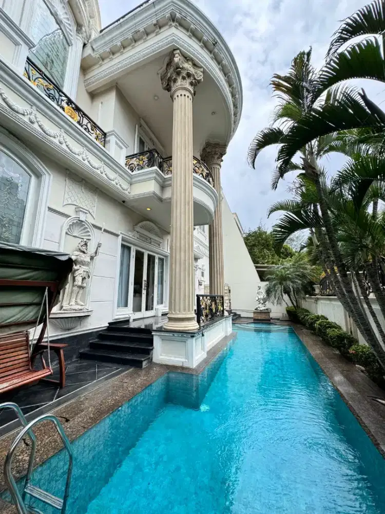 Pik - Rumah Classic Mayang Permai Ada Kolam Renang