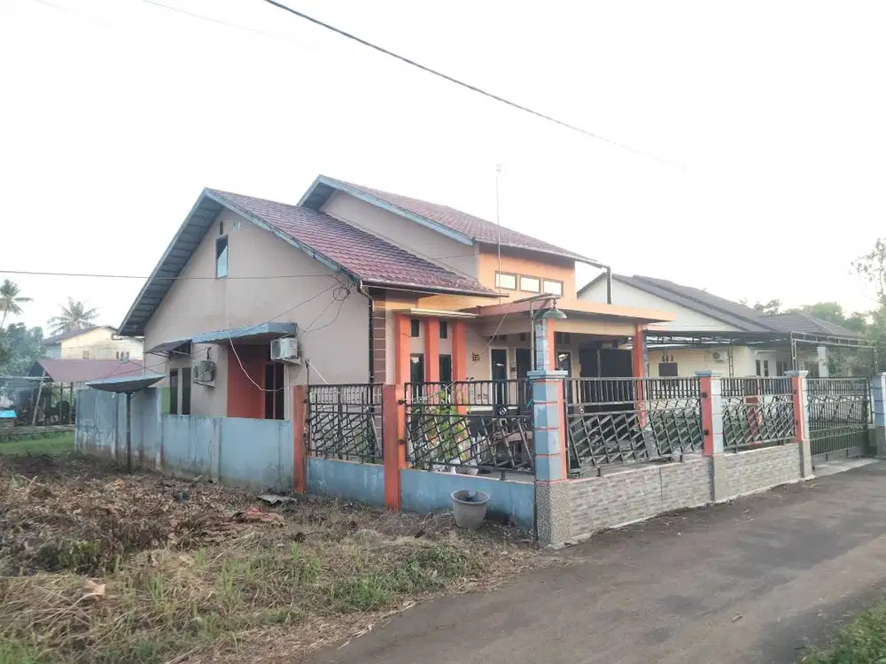 Dijual rumah cepat krn pindah tugas,lokasi strategis dkat kantor&pasar