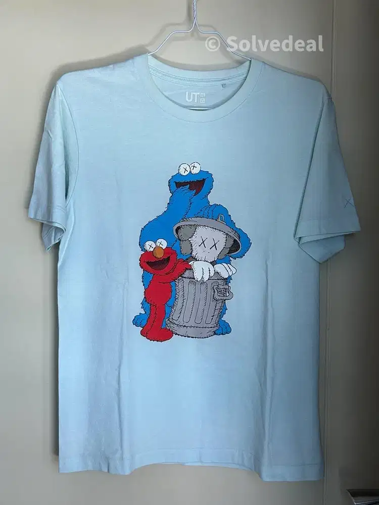 Kaos Uniqlo Kaws Sesame Street Companion Original Limited Edition