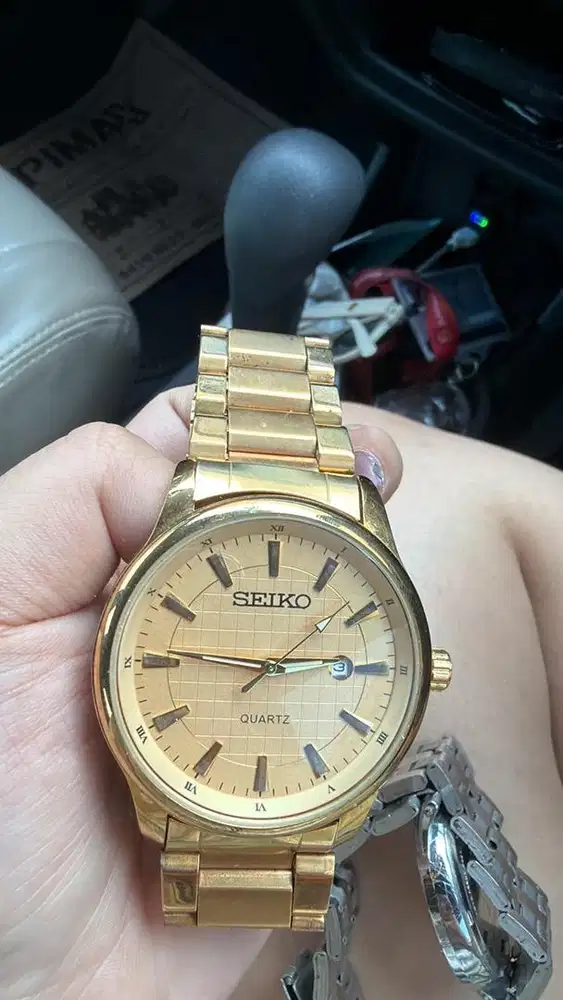 Jam tangan bekas