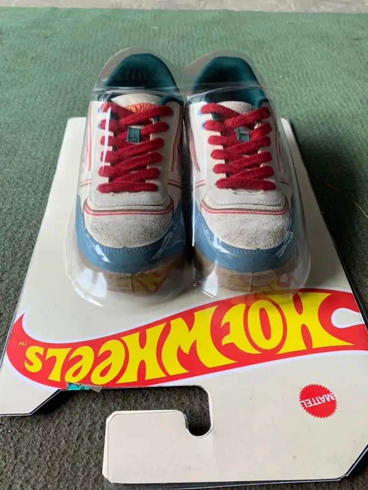 Aerostreet x Hotwheels