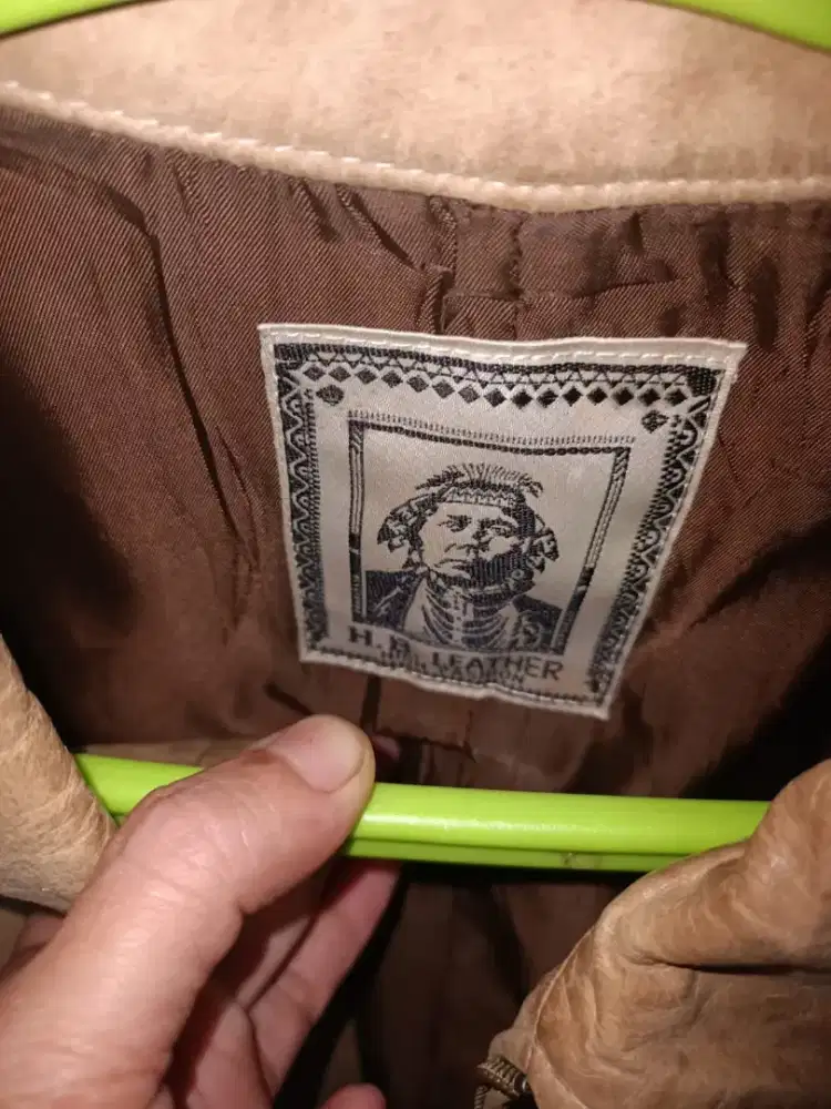 Jaket kulit asli