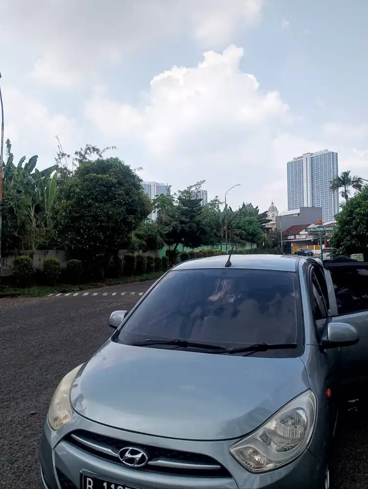 Hyundai I10 Matic AT 2011 kecil compact irit lincah