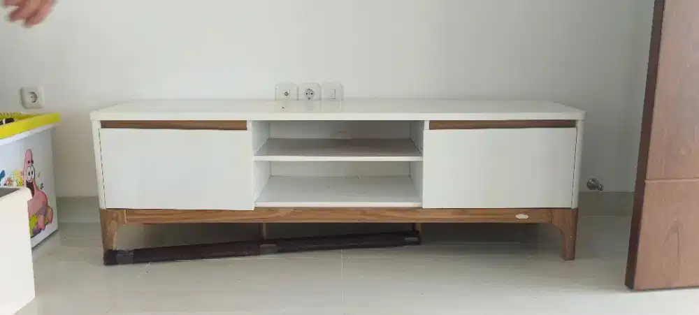 meja TV kayu tebal mulus