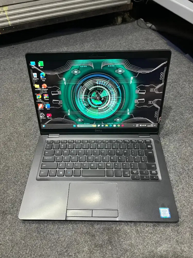 Dijual Dell Latitude 5300 Intel i5 gen8 (ram 8/ ssd 512) touchscreen