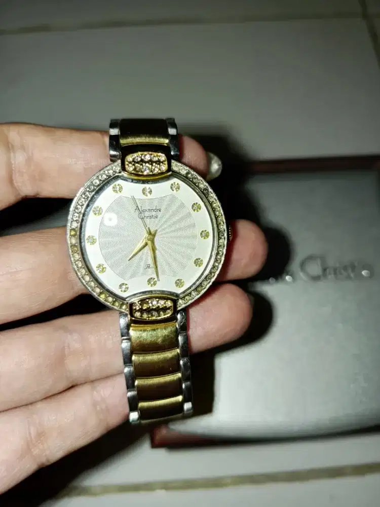 Jam wanita authentic Alexandra christi