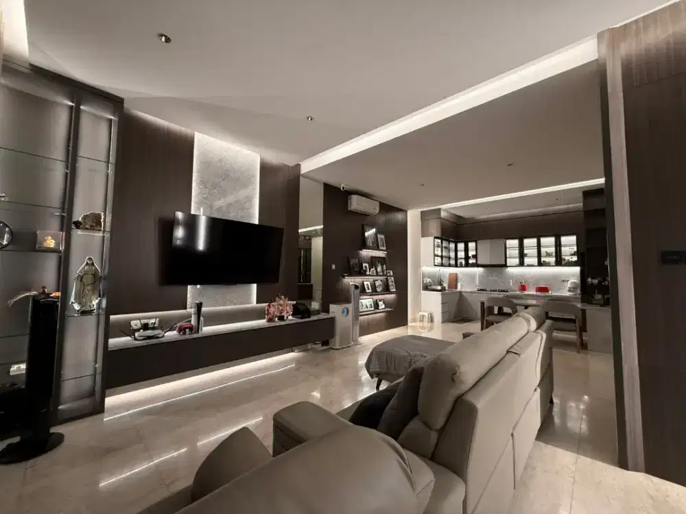 PIK 1 – Rumah Renovasi Baru 4 Lantai + Rooftop SHM