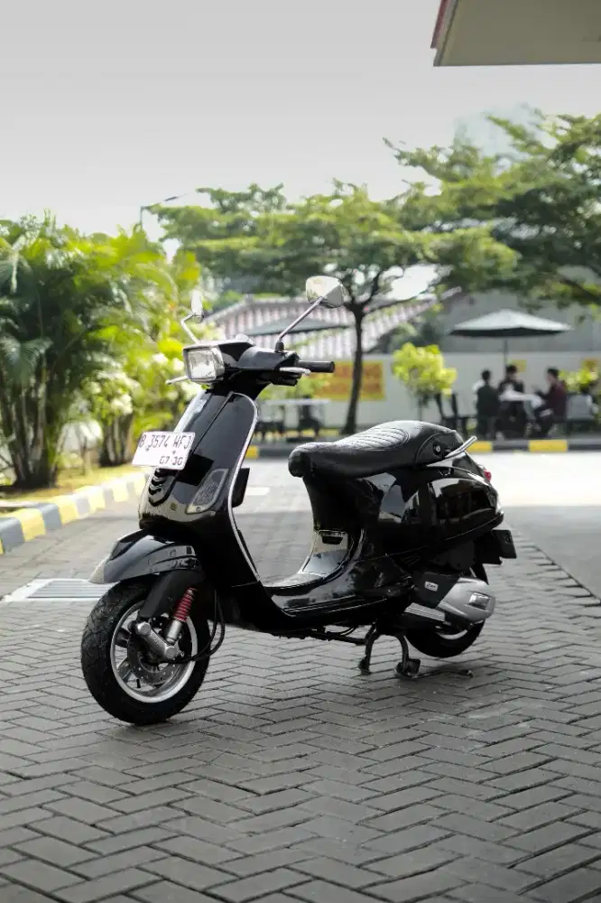 PIAGIO VESPA MATIC S 125 IGET TAHUN 2019