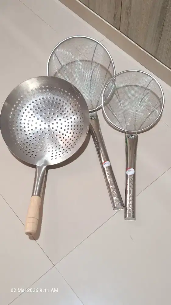 Peniris makanan dan gorengan dll