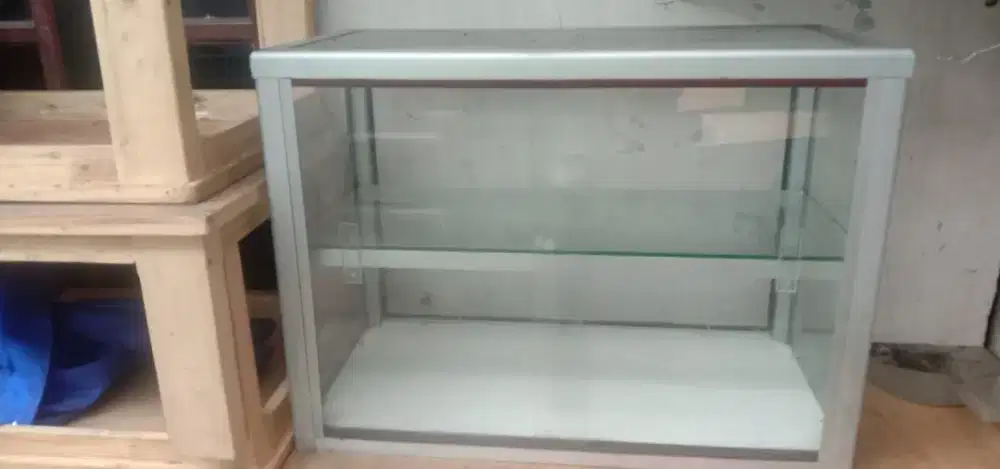 Etalase pintu geser