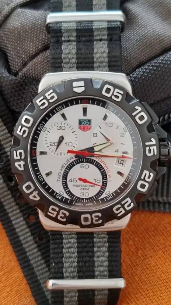 Jam tangan TAG heure formula ONE