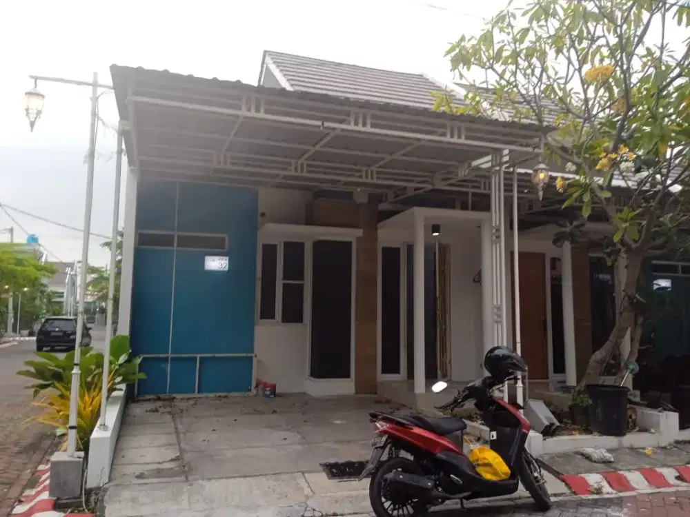 Disewakan rumah lokasi strategis