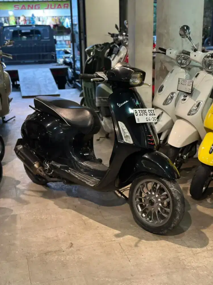 PIAGIO VESPA MATIC SPRINT 150 3VIE TAHUN TAHUN 2015