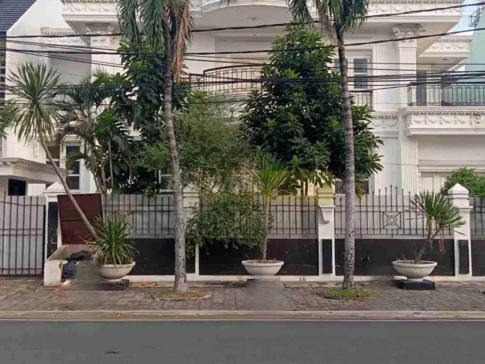 Rumah di Pondok Indah Jakarta Selatan