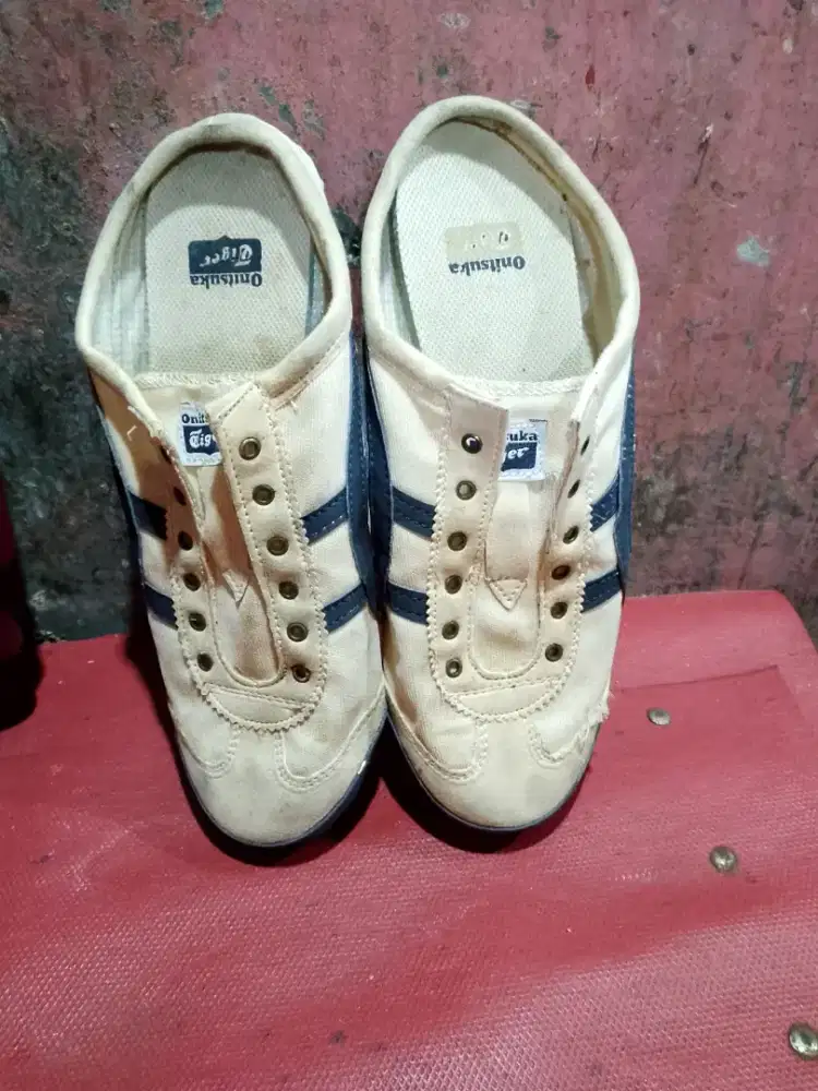 Sepatu santai slop