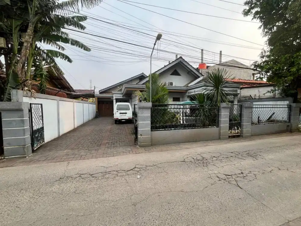 DIJUAL CEPAT – RUMAH LUAS STRATEGIS DI KOTA Bekasi BU, TANPA PERANTARA