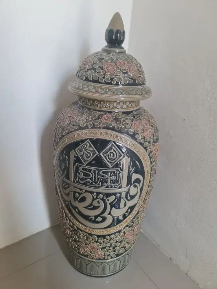 Dijual guci asli lukisan timbul