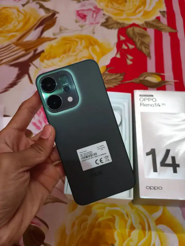 Oppo Reno 14 green