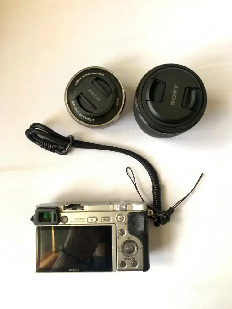 Kamera Sony A6000 + Sony FE 50mm f/1.8