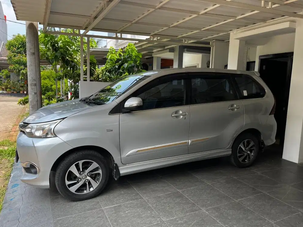 Toyota Avanza Veloz 1.5 AT - Tangan #1, Pajak Panjang, Kondisi Prima