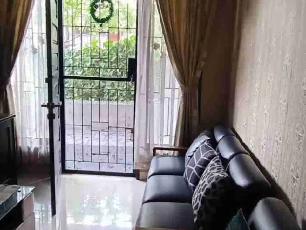 Rumah Hook minimalis siap huni di taman Kopo indah 3 blok E